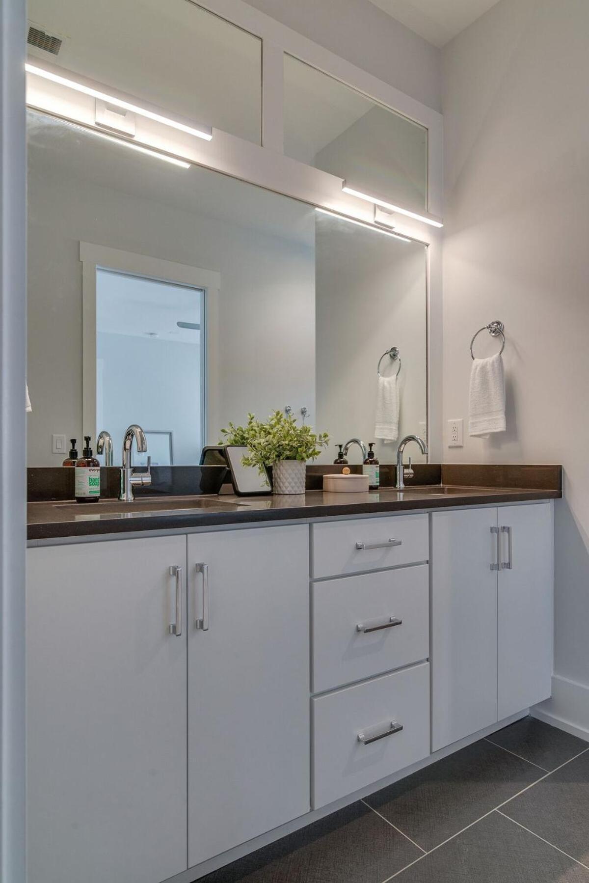 The Briar - Luxurious Condo Near Vanderbilt, Nashville Eksteriør billede